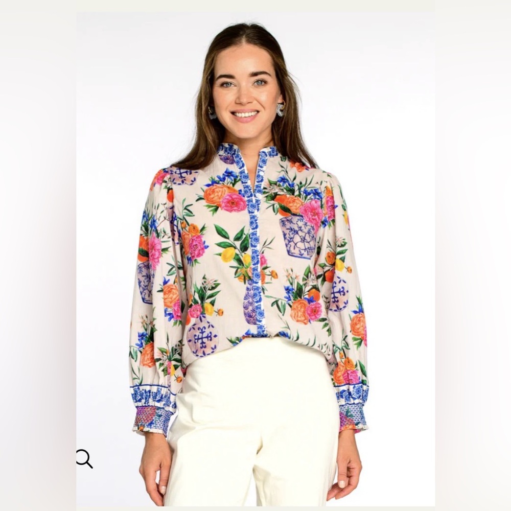 Elizabeth and James chinoiserie vase button up blouse